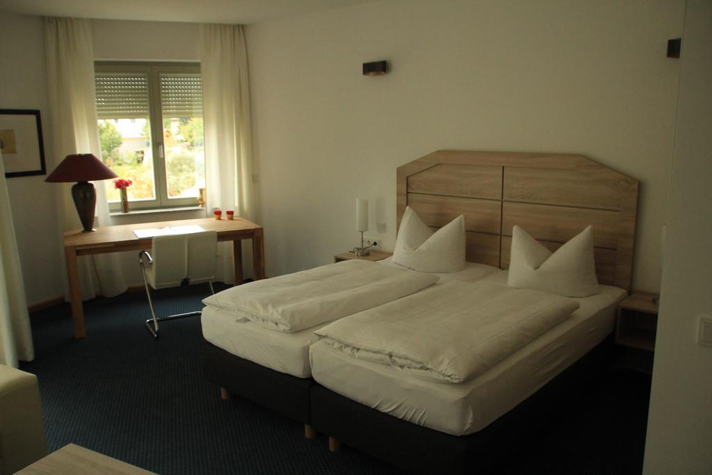 Hotel Lindenstrasse Neuenhagen bei Berlin Екстер'єр фото